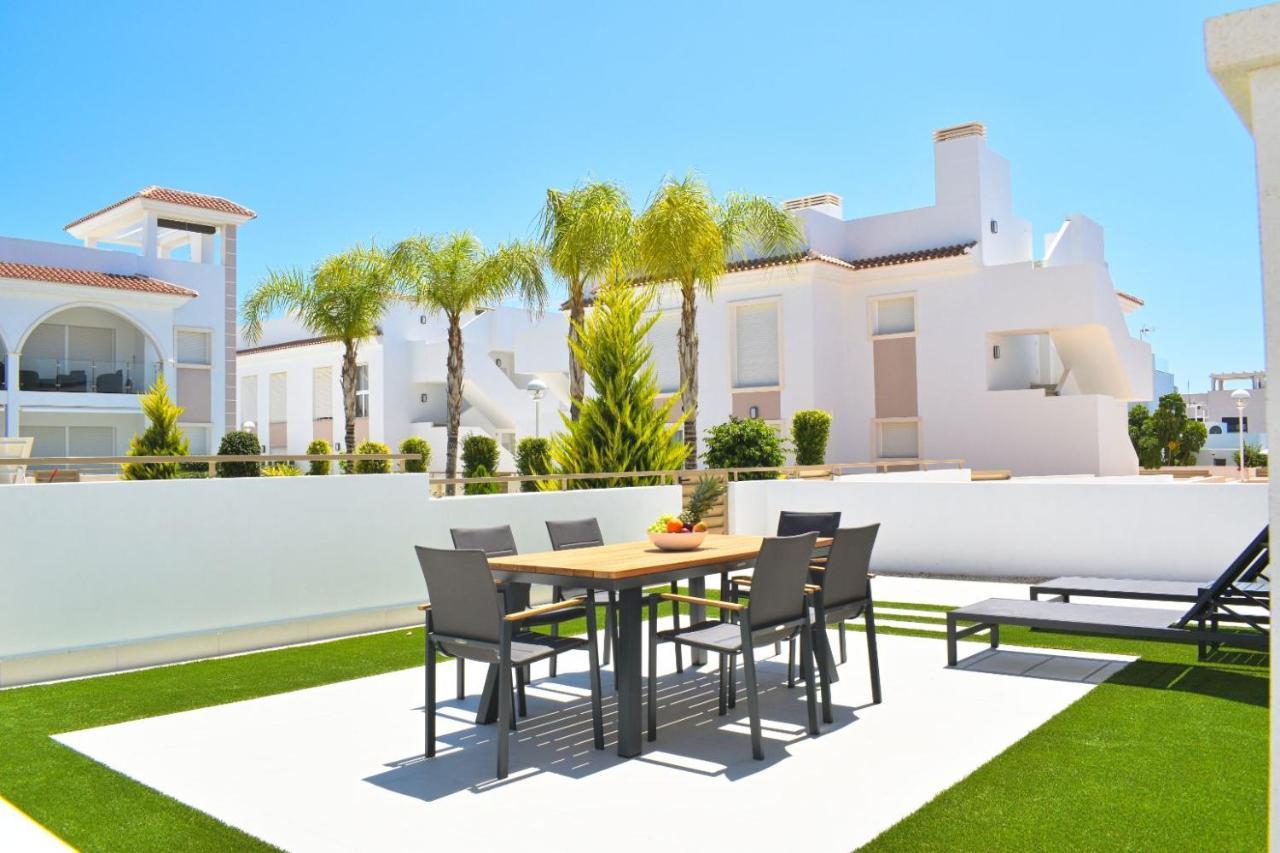 New Build Apartment On Beautiful Modern Complex Rojales Exterior foto