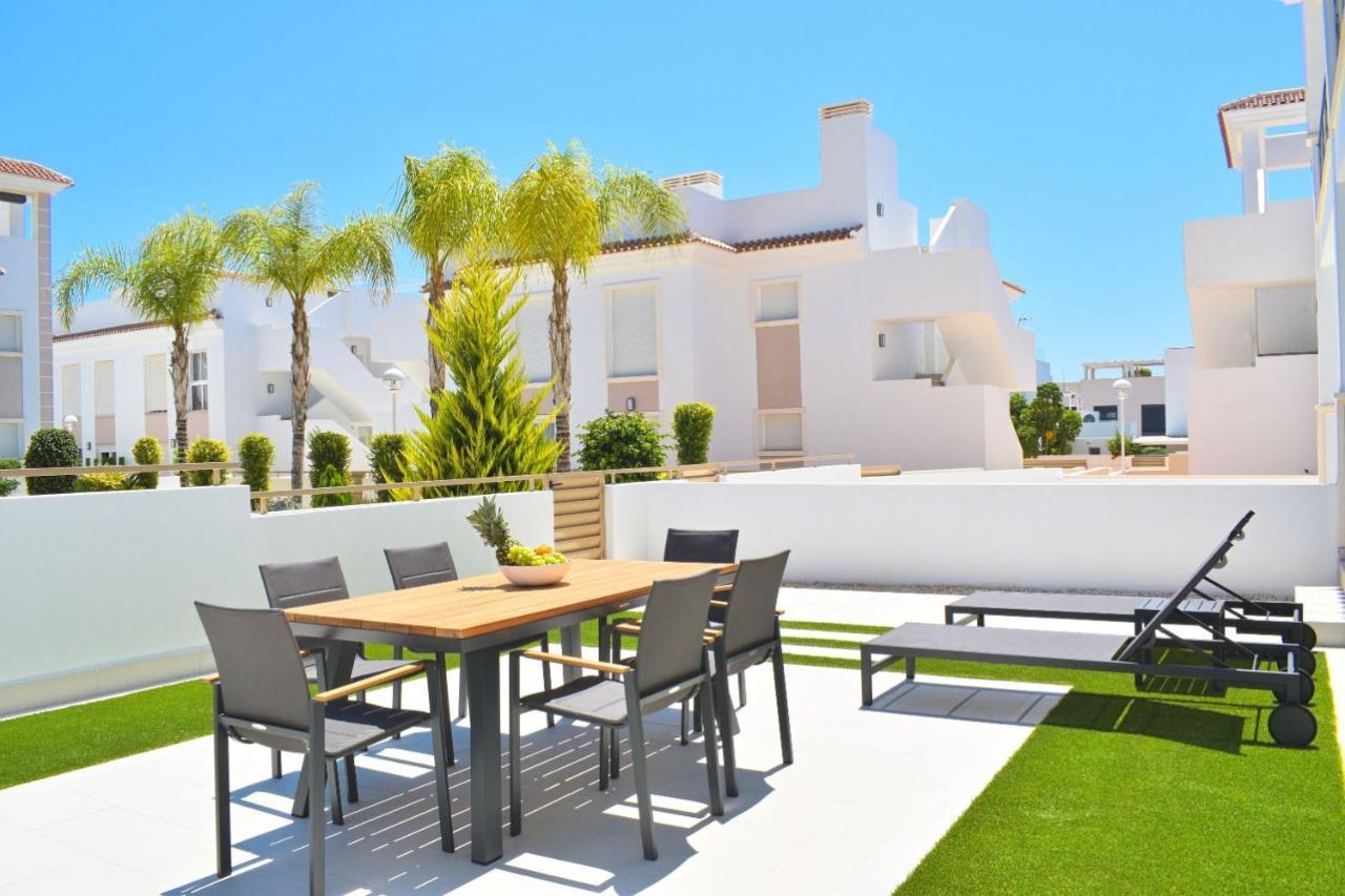 New Build Apartment On Beautiful Modern Complex Rojales Exterior foto